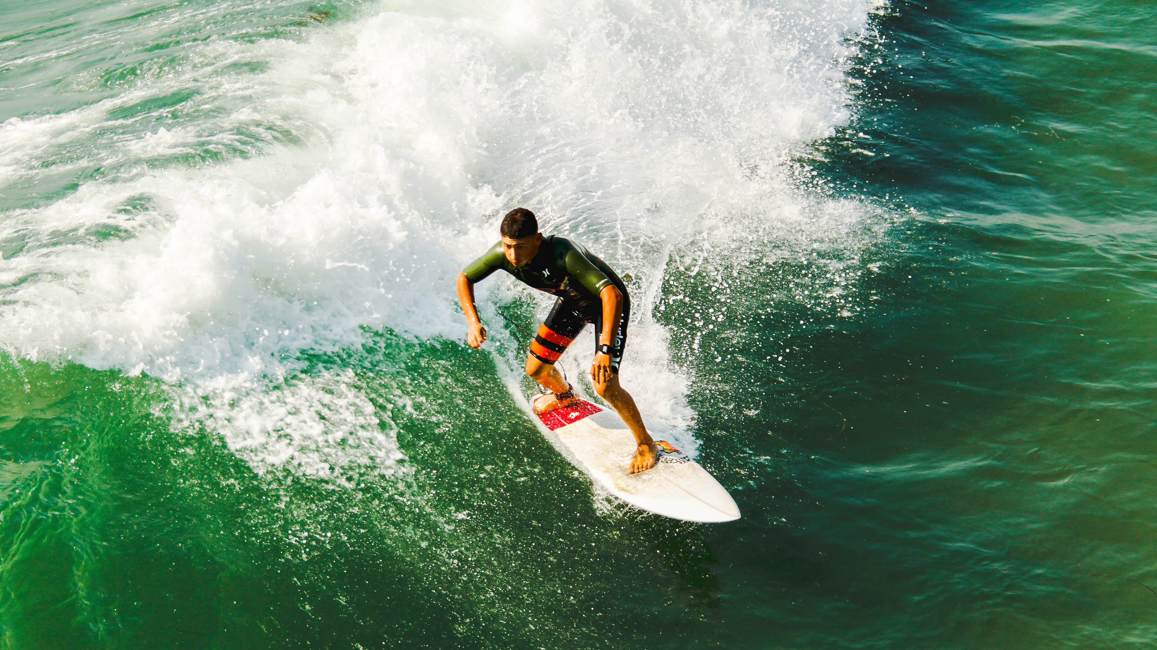 欧冠淘汰赛之夜,拉梅洛的压制级表演与沉默的暴君