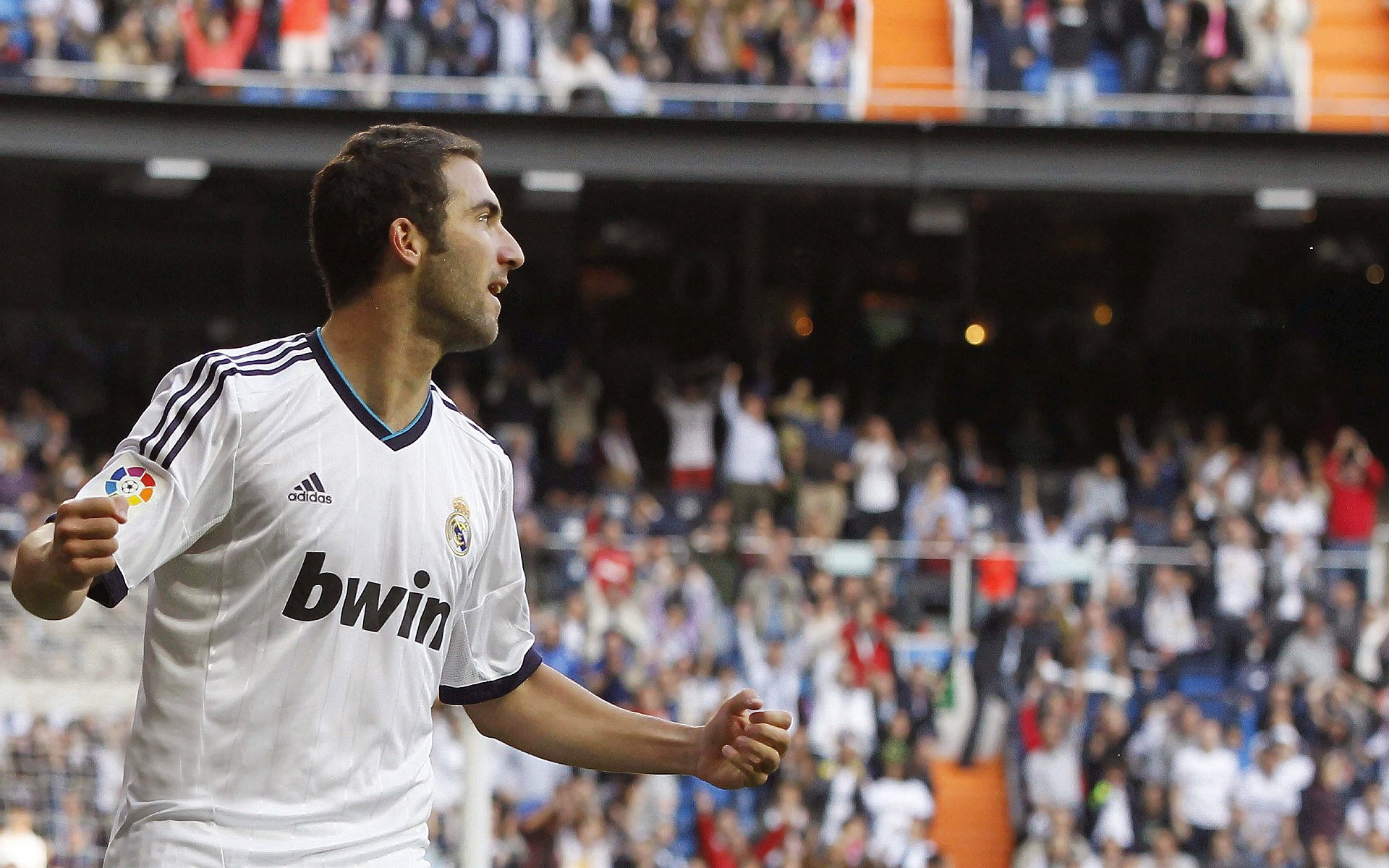 从洪都拉斯爆冷尼斯到福登欧冠封神,足球世界的不确定性与天才的必然