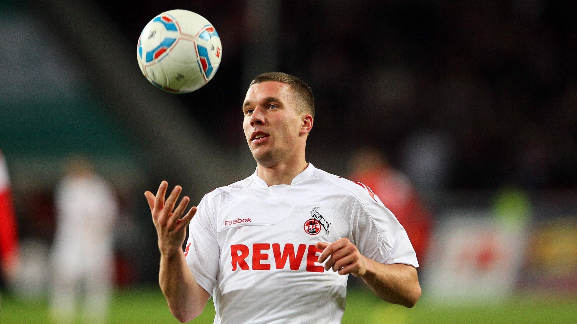 当引擎轰鸣归于寂静,武切维奇与F1争冠之夜的灵魂共振