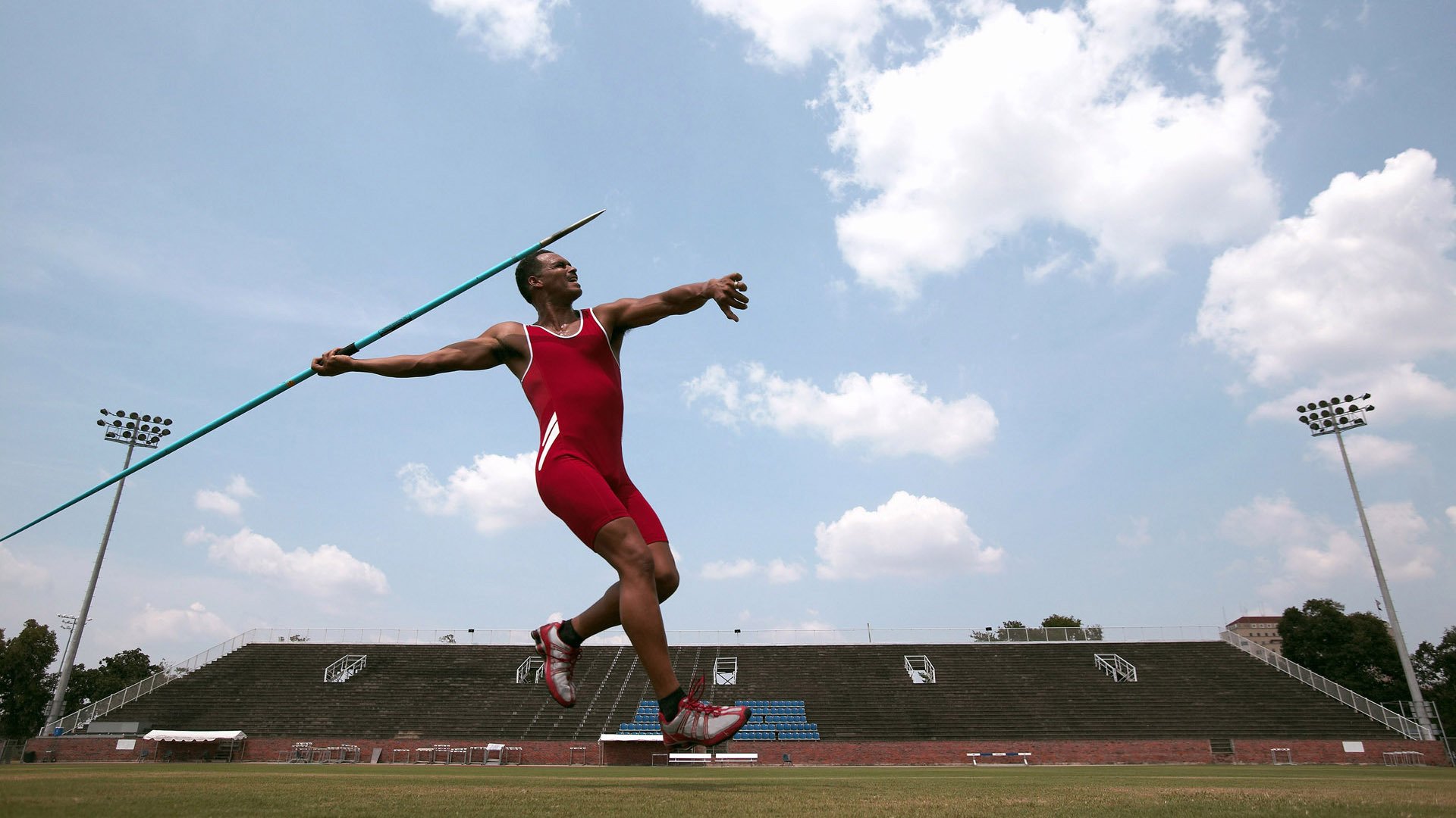 欧冠半决赛之夜，罗德里，那个在喧嚣中定义沉默的人